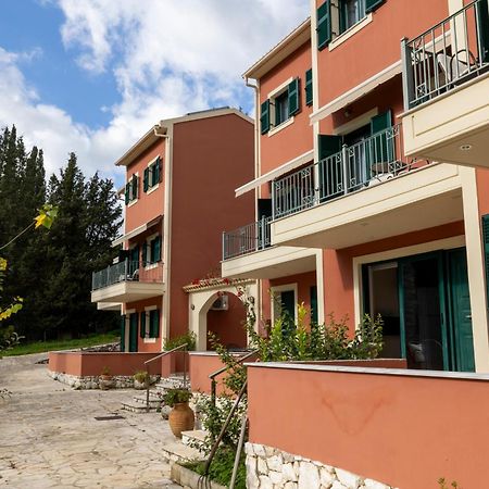 Vivi'S Apartments Agia Efimia エクステリア 写真