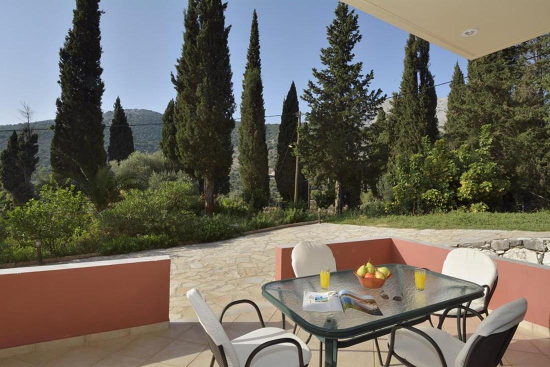 Vivi'S Apartments Agia Efimia エクステリア 写真