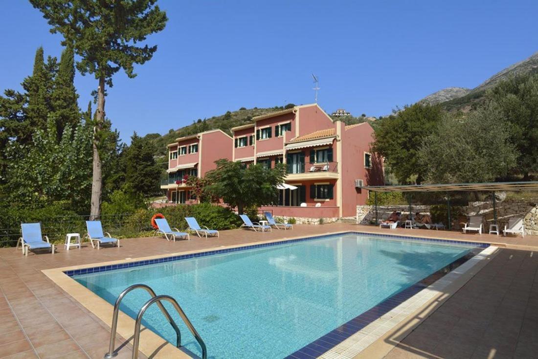 Vivi'S Apartments Agia Efimia エクステリア 写真