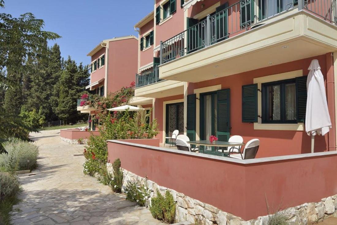 Vivi'S Apartments Agia Efimia エクステリア 写真