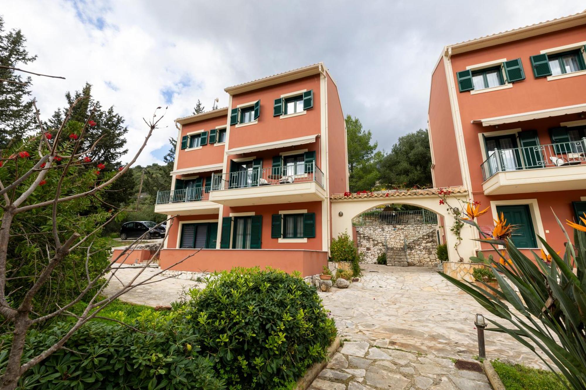 Vivi'S Apartments Agia Efimia エクステリア 写真