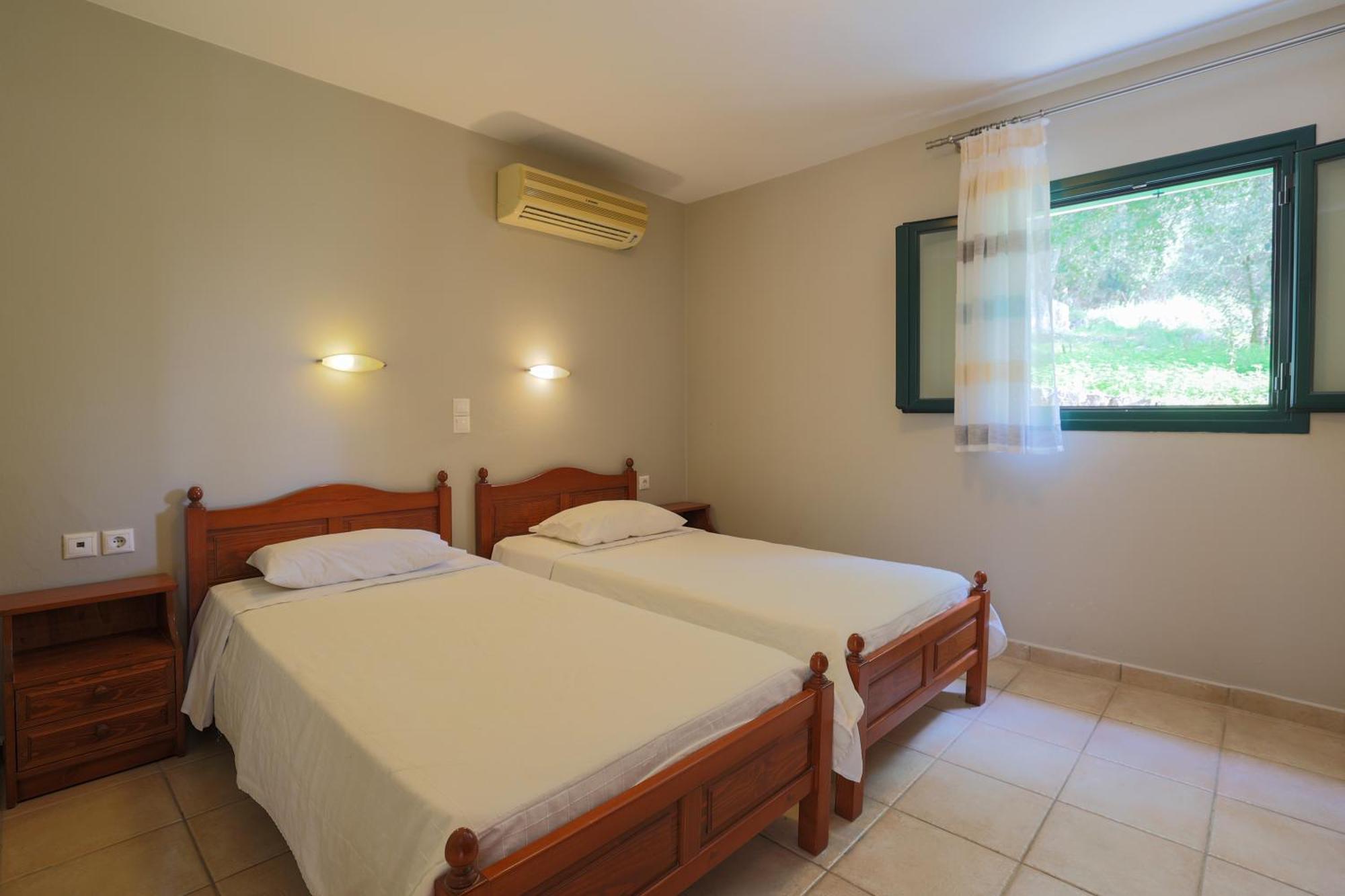 Vivi'S Apartments Agia Efimia エクステリア 写真