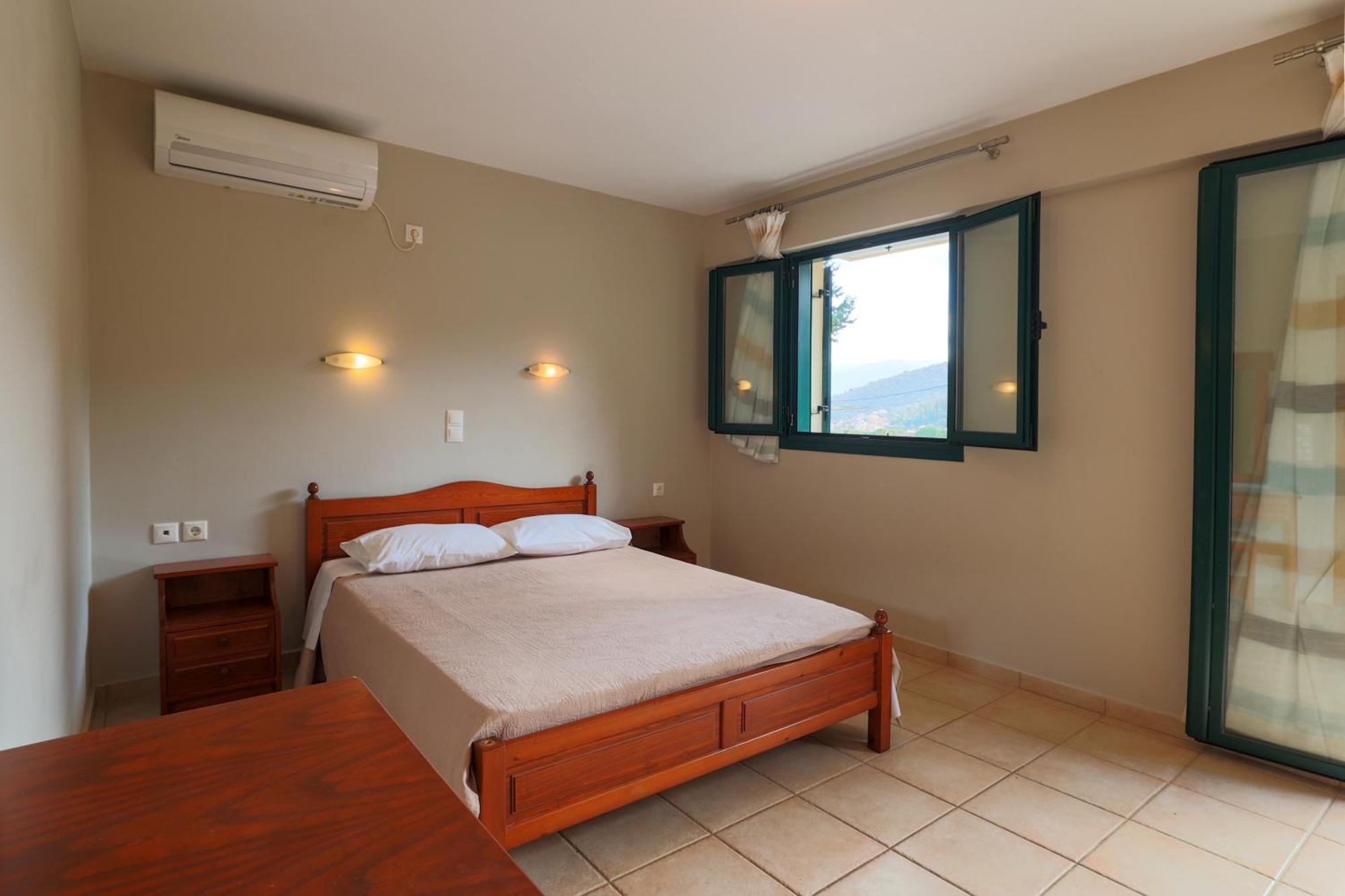 Vivi'S Apartments Agia Efimia エクステリア 写真